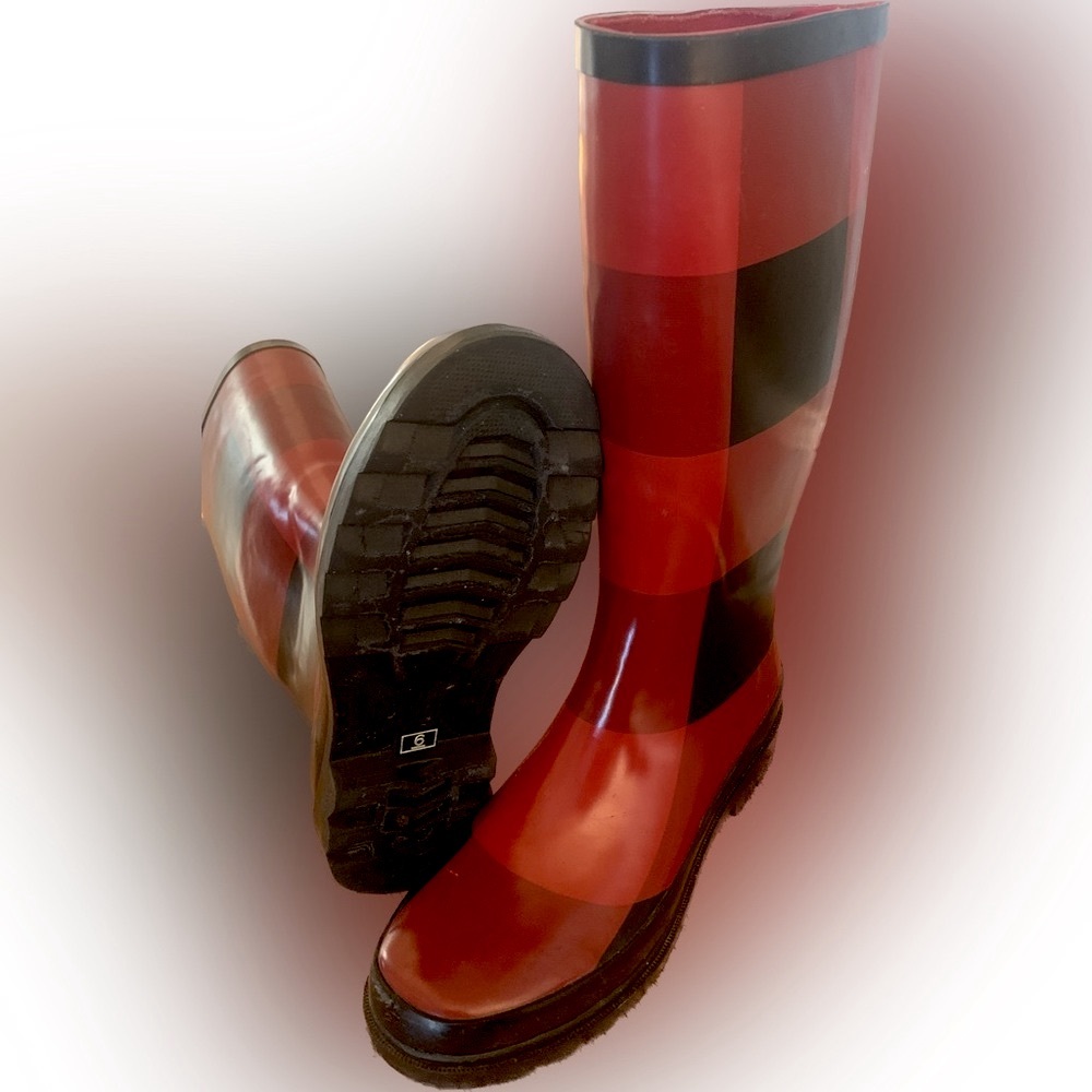 143 Girl Tall Rain Snow Boots Women’s 6 M Red Black Buffalo Checks All weather